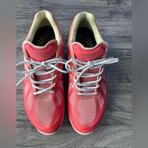 Ecco Biom Fjuel Racer Coral
Womens Trail‎ Running Size
7/7.5/38